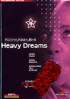 Anna in Kueche Kiste Bett  Heavy Dreams